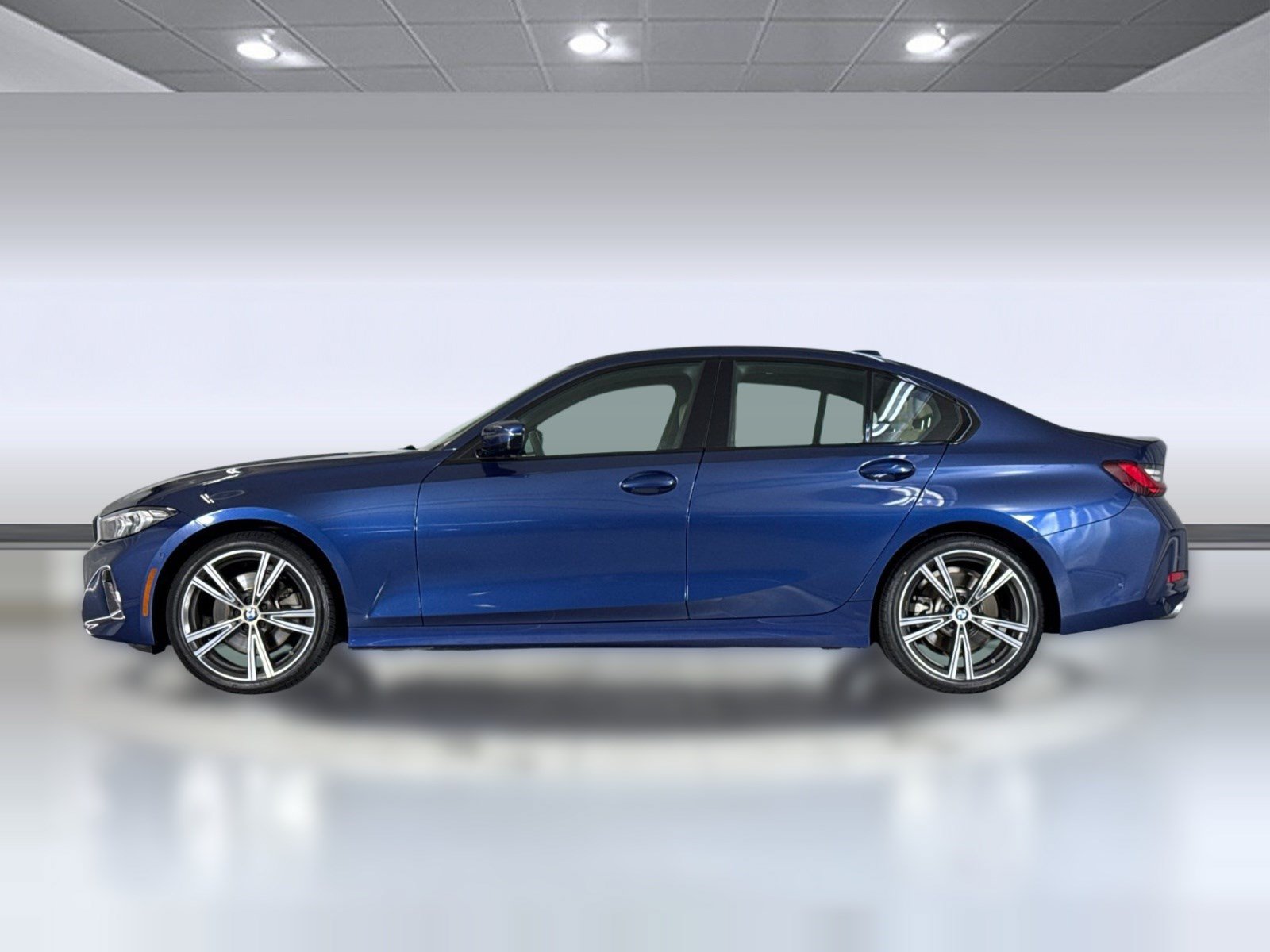 Used 2023 BMW 330i Sedan w/ Parking Assistance Package RWD image 2