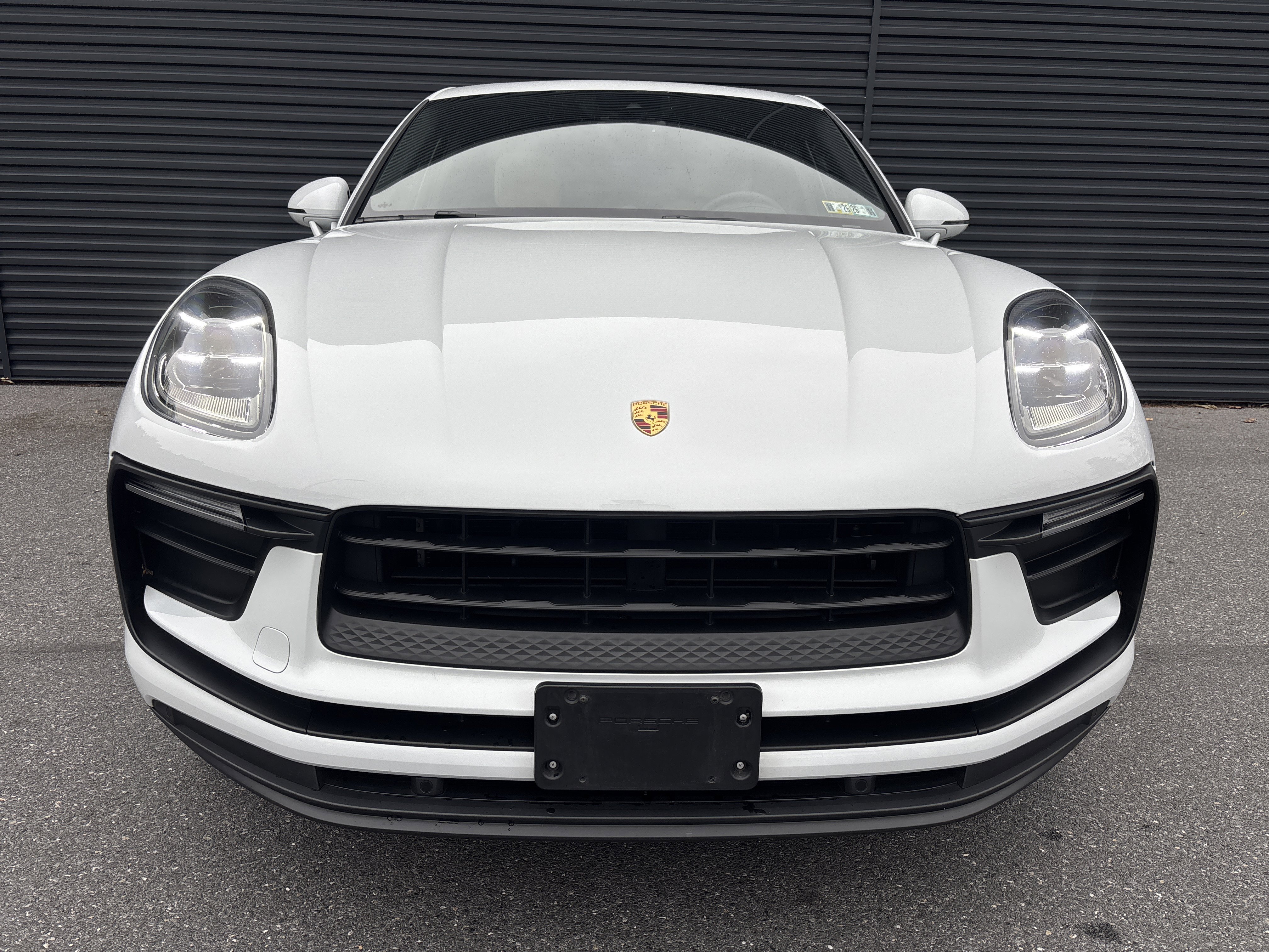 Certified 2022 Porsche Macan image 8