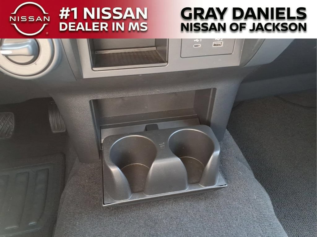 Used 2024 Nissan Titan SV AWD/4WD image 25