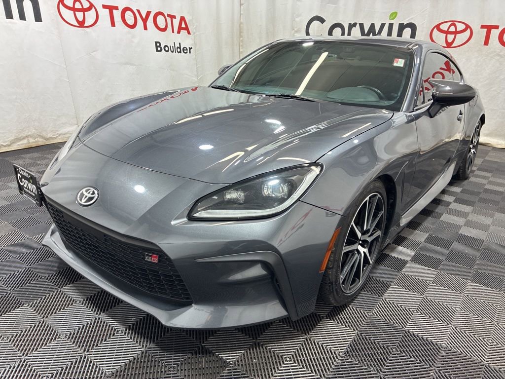 Used 2023 Toyota GR86 w/ ALL Weather Mat Package (TMS) RWD image 3