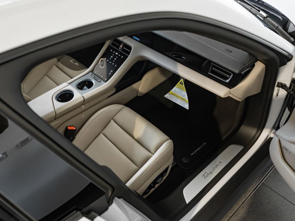 New 2026 Porsche Taycan image 27