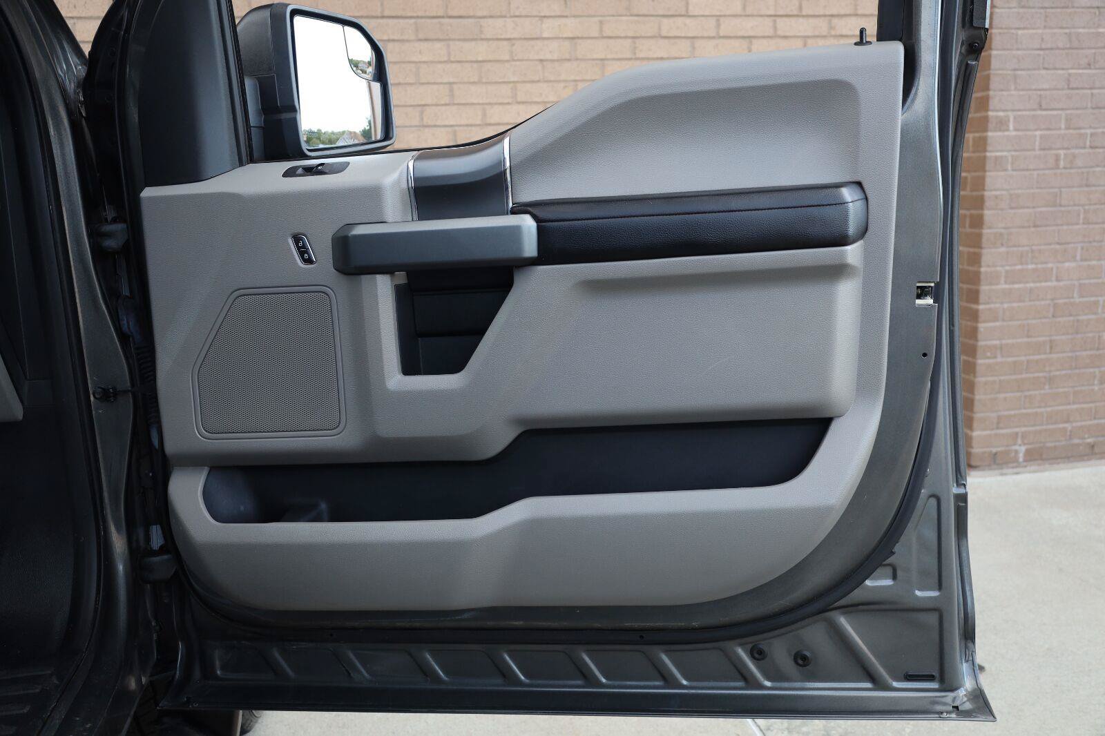Used 2018 Ford F150 XLT w/ Equipment Group 302A Luxury AWD/4WD image 25