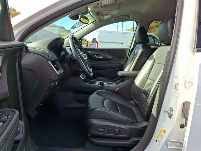 Used 2024 GMC Terrain SLT image 17