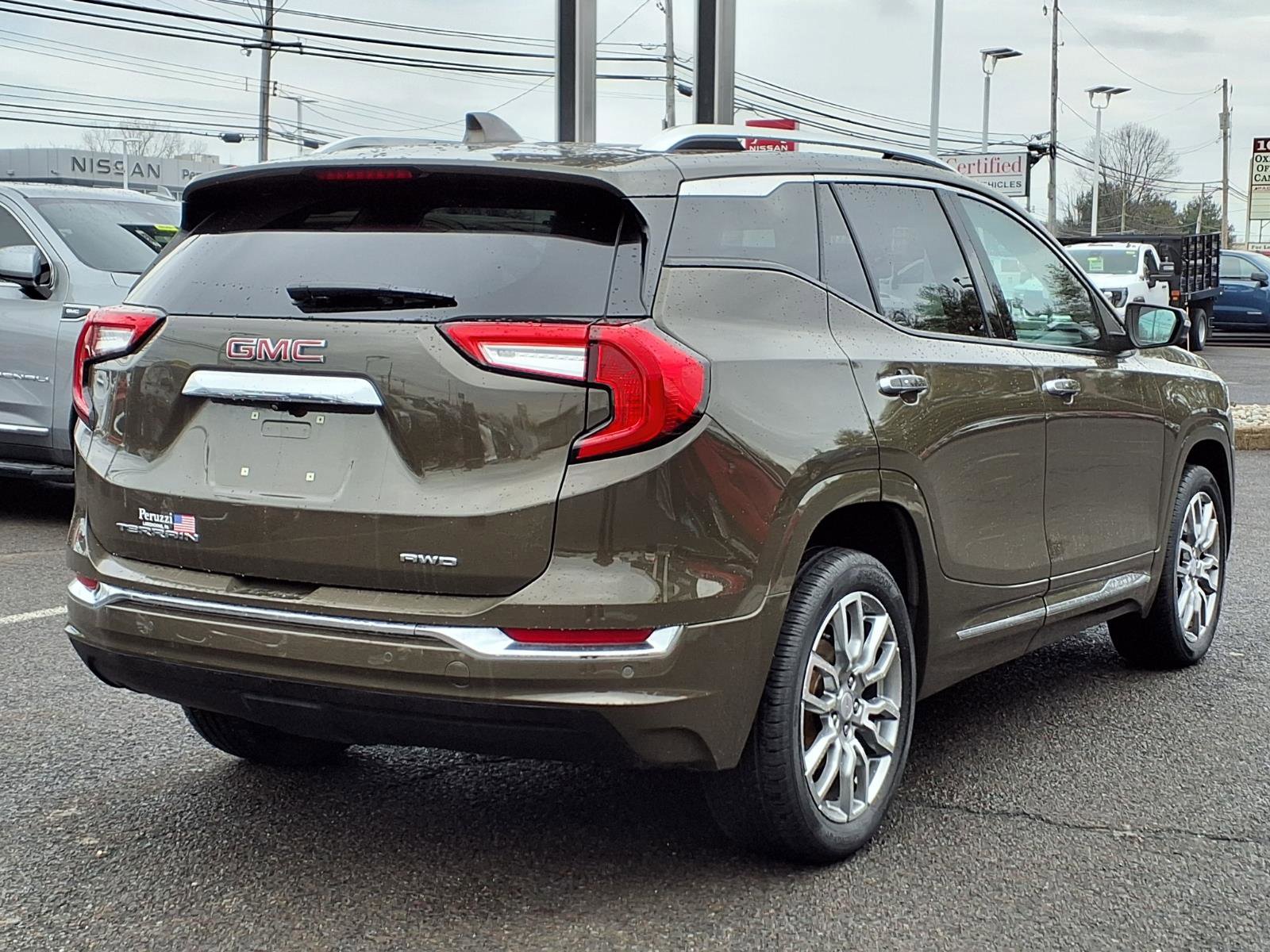 Certified 2024 GMC Terrain Denali w/ Denali Premium Package AWD/4WD image 3