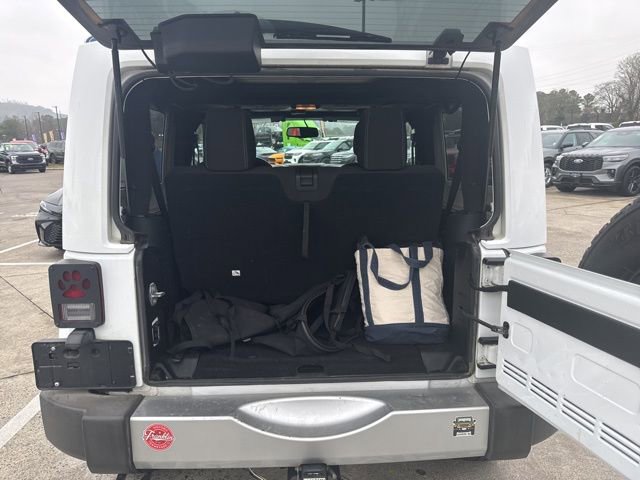 Used 2018 Jeep Wrangler Sahara w/ Connectivity Group image 23