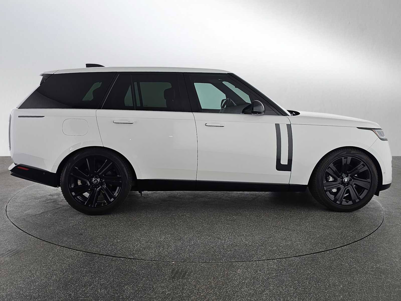 Used 2023 Land Rover Range Rover SE AWD/4WD image 6