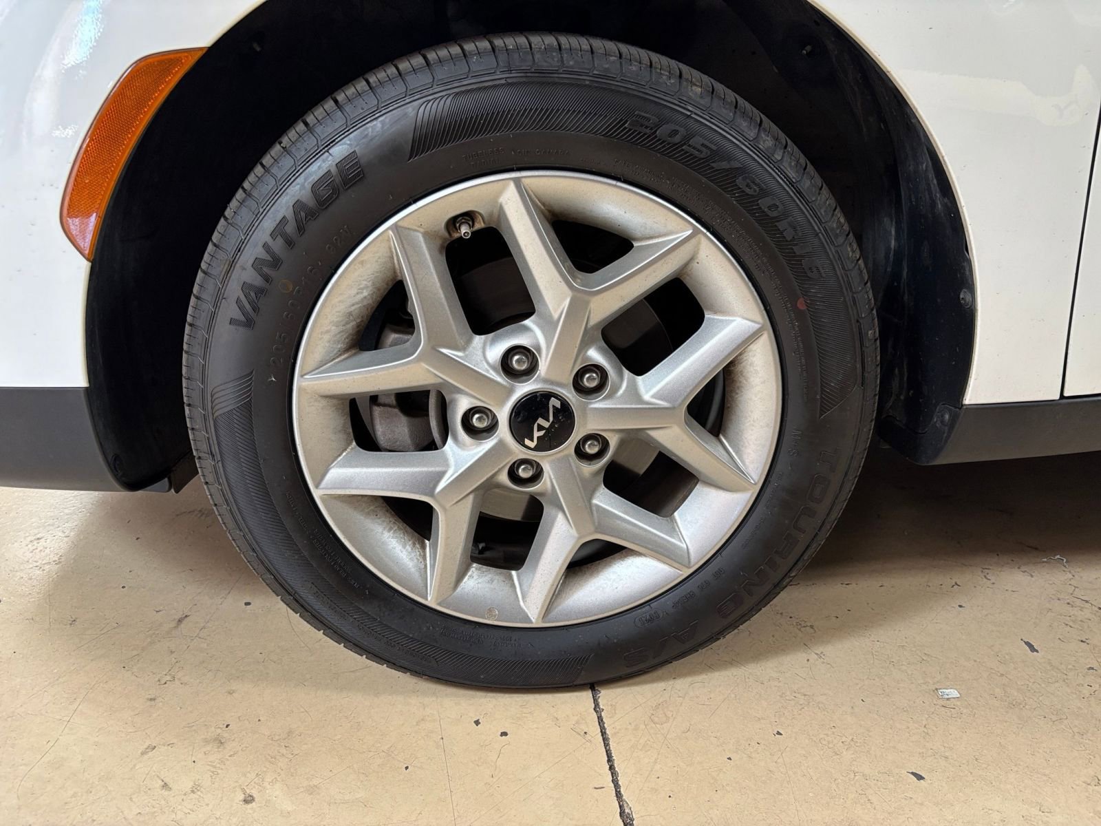 Used 2025 Kia Soul LX w/ LX Technology Package FWD image 28