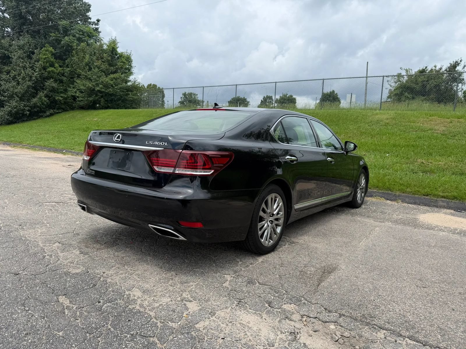 Used 2013 Lexus LS 460 L w/ Preferred Accessory Package RWD image 4
