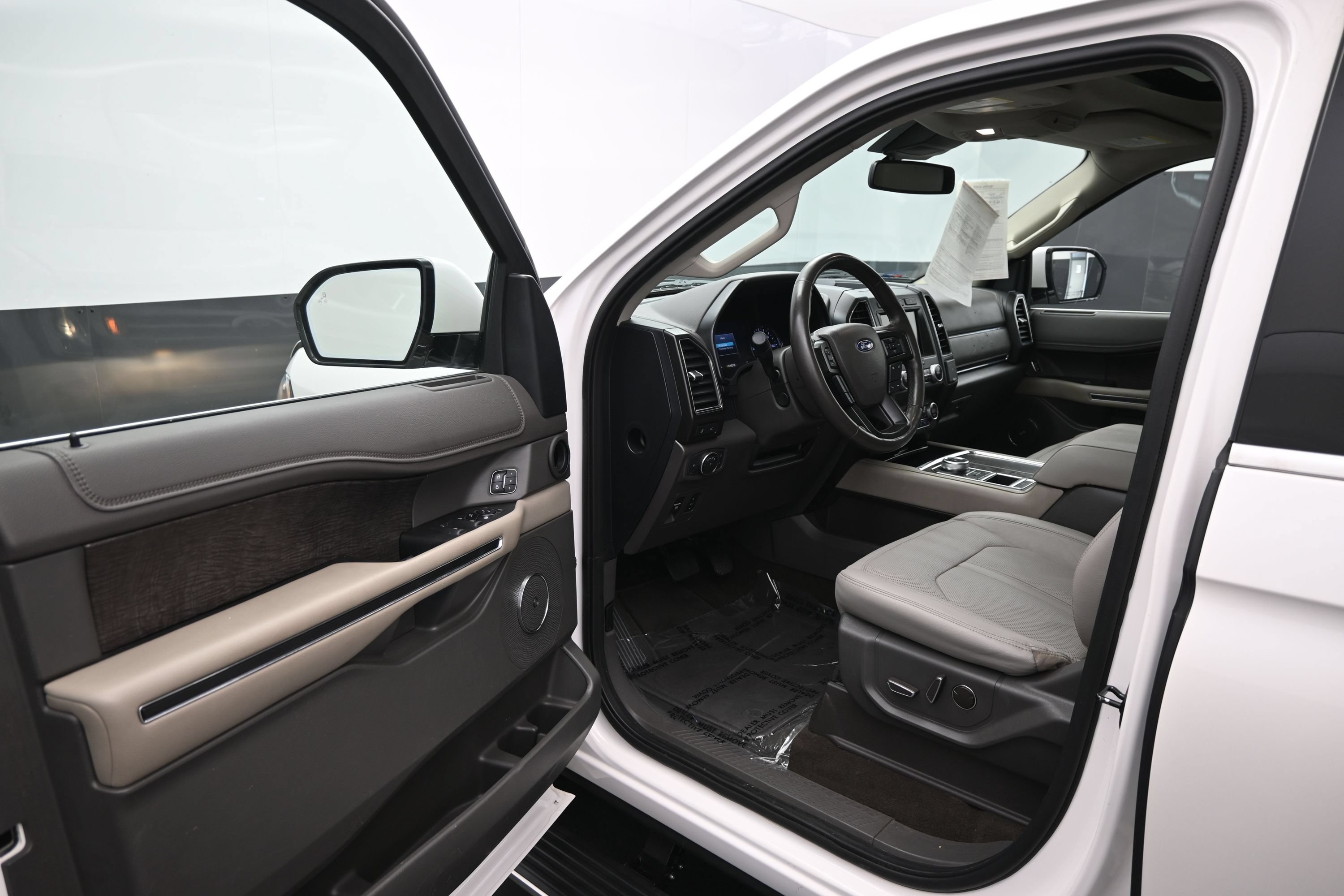 Used 2019 Ford Expedition Limited w/ Equipment Group 301A RWD image 16
