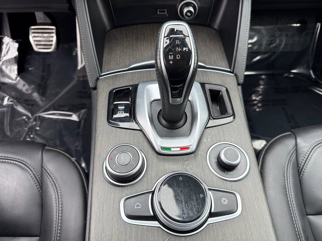 Used 2022 Alfa Romeo Stelvio Ti image 19