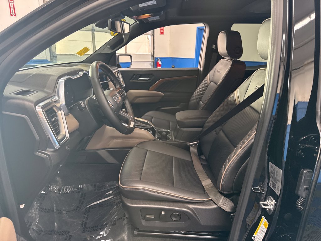 Used 2026 GMC Canyon Denali w/ LPO, Denali Black Edition AWD/4WD image 11
