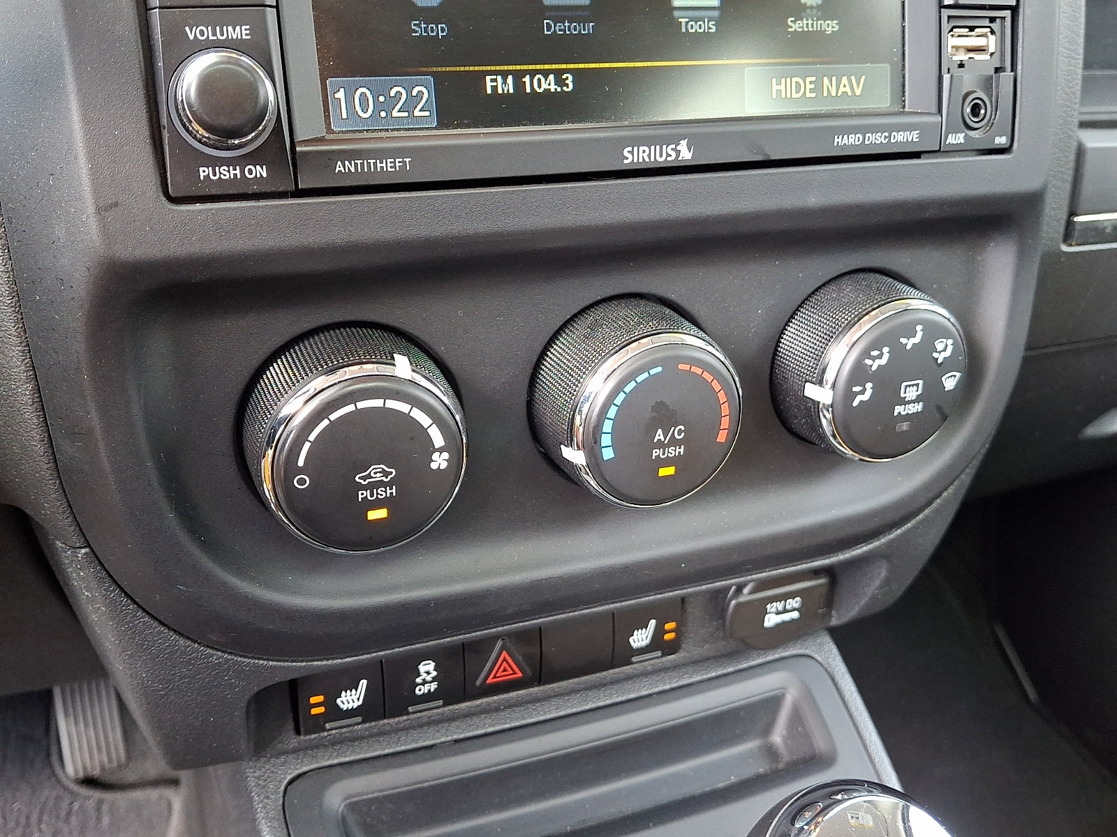 Used 2016 Jeep Patriot High Altitude AWD/4WD image 17