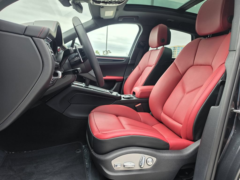 New 2026 Porsche Macan AWD/4WD image 16