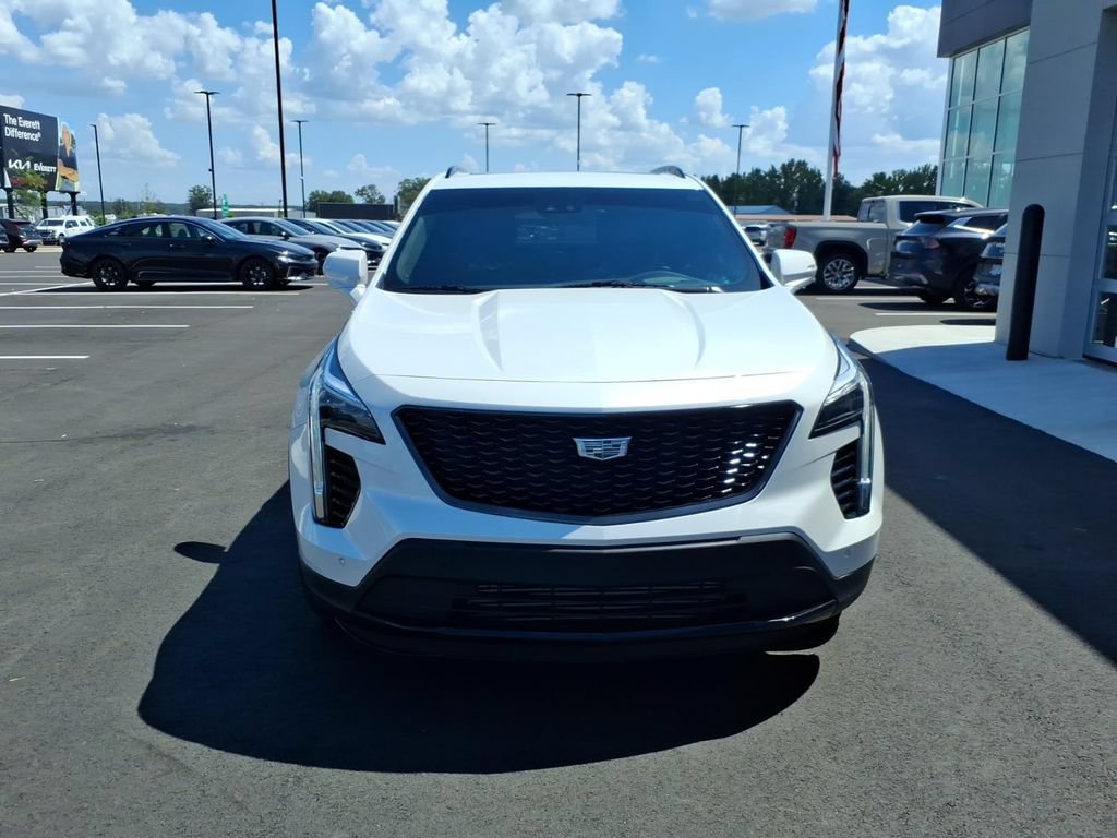 Used 2022 Cadillac XT4 Sport w/ LPO, ONYX Package FWD image 3