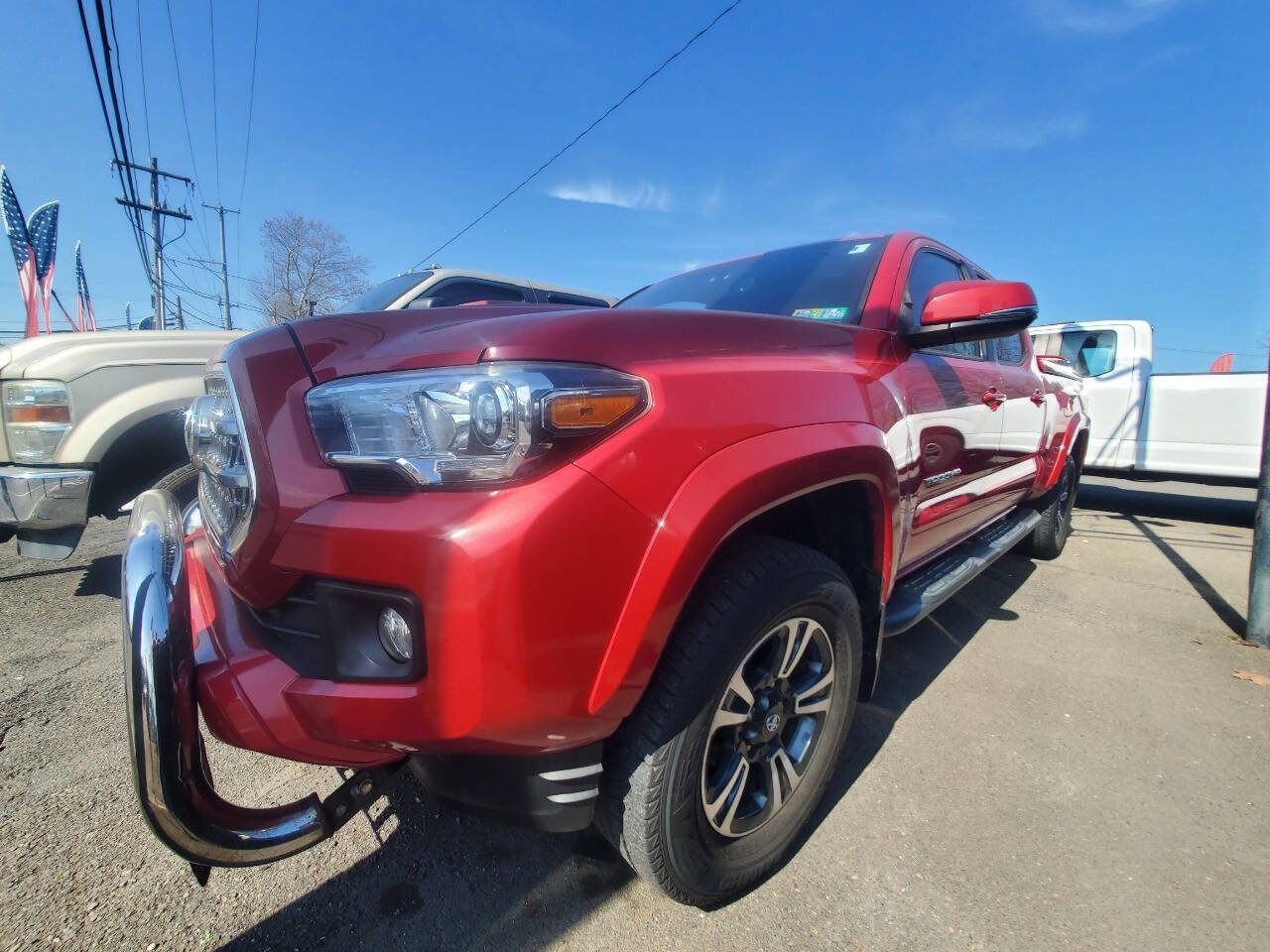 Used 2017 Toyota Tacoma TRD Sport w/ Exterior Package image 1