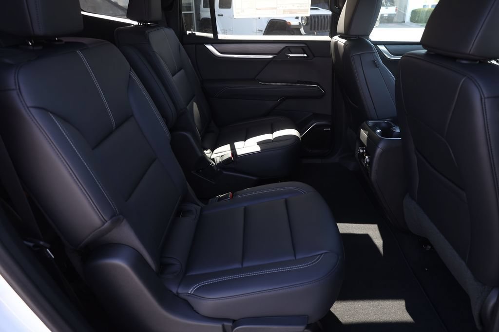 New 2027 GMC Acadia Elevation w/ Elevation Premium Package AWD/4WD image 17