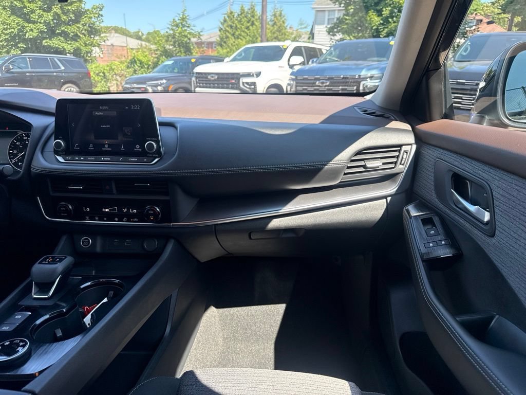 Used 2023 Nissan Rogue SV AWD/4WD image 22