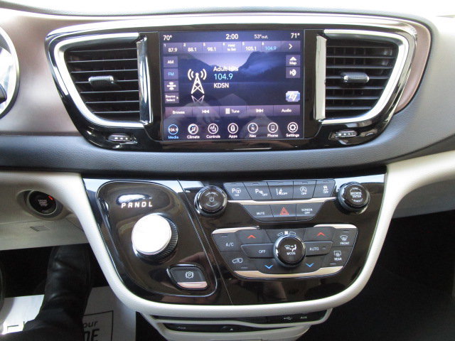 Used 2019 Chrysler Pacifica Touring-L Plus w/ Advanced Safetytec Group FWD image 20