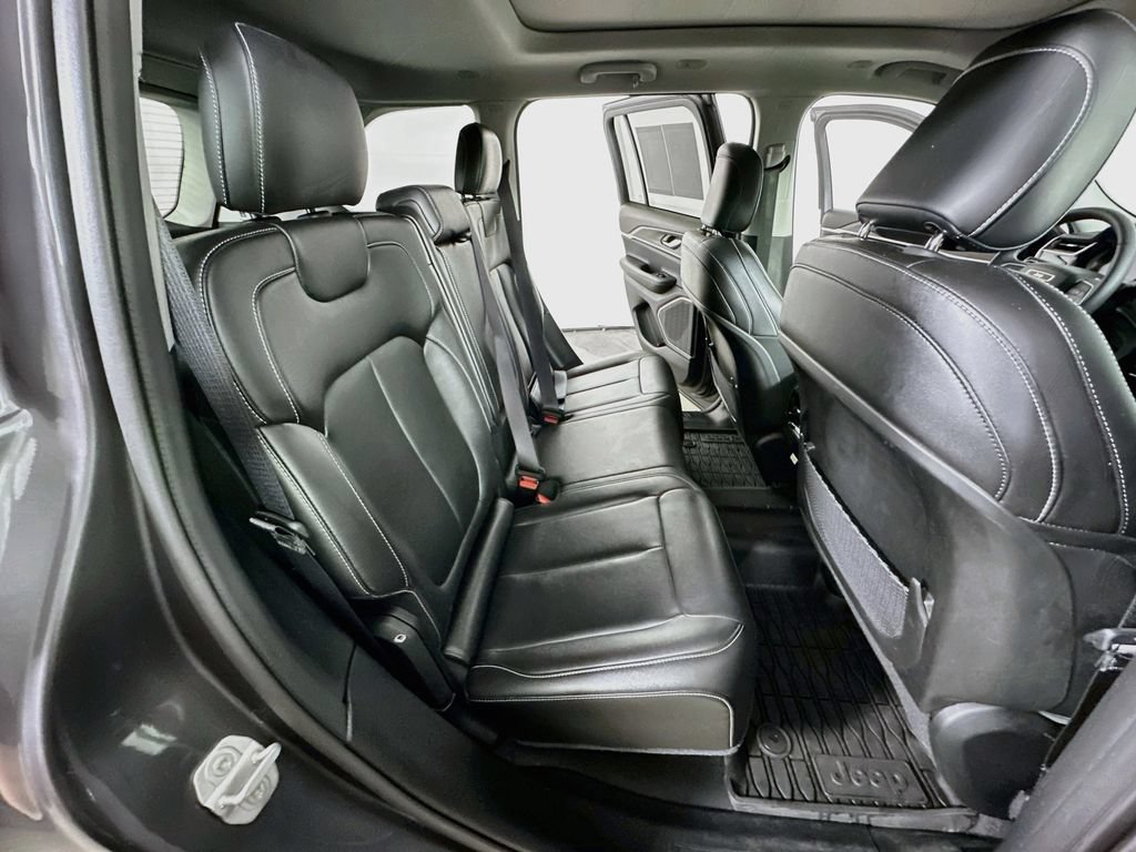 Used 2023 Jeep Grand Cherokee 4WD 4xe image 12