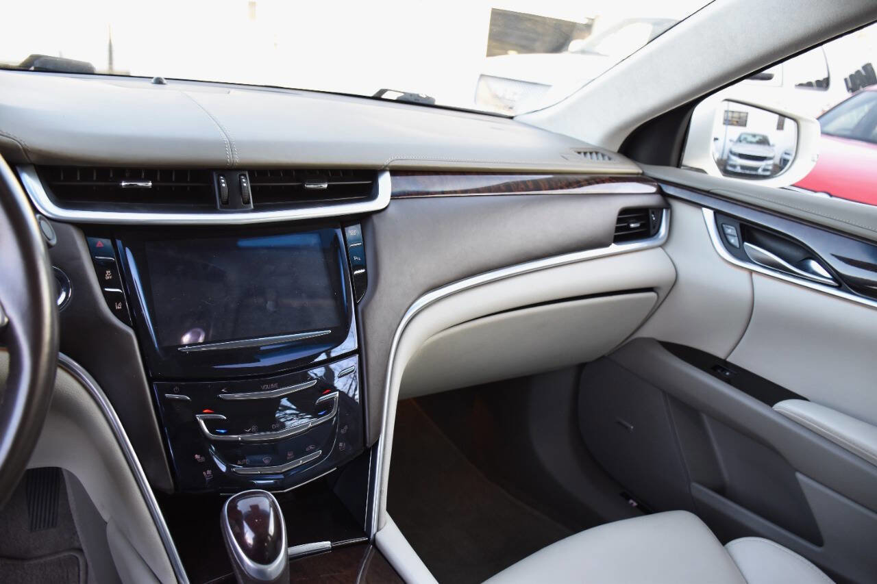Used 2013 Cadillac XTS Platinum image 17
