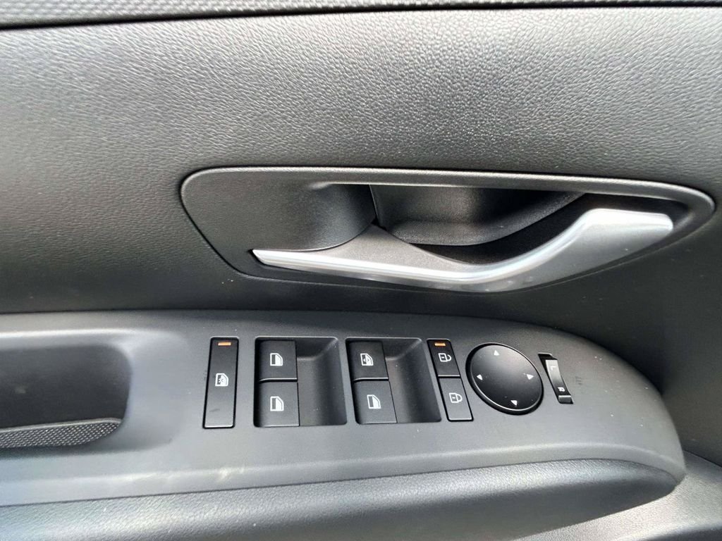 New 2026 Hyundai Tucson SE FWD image 16