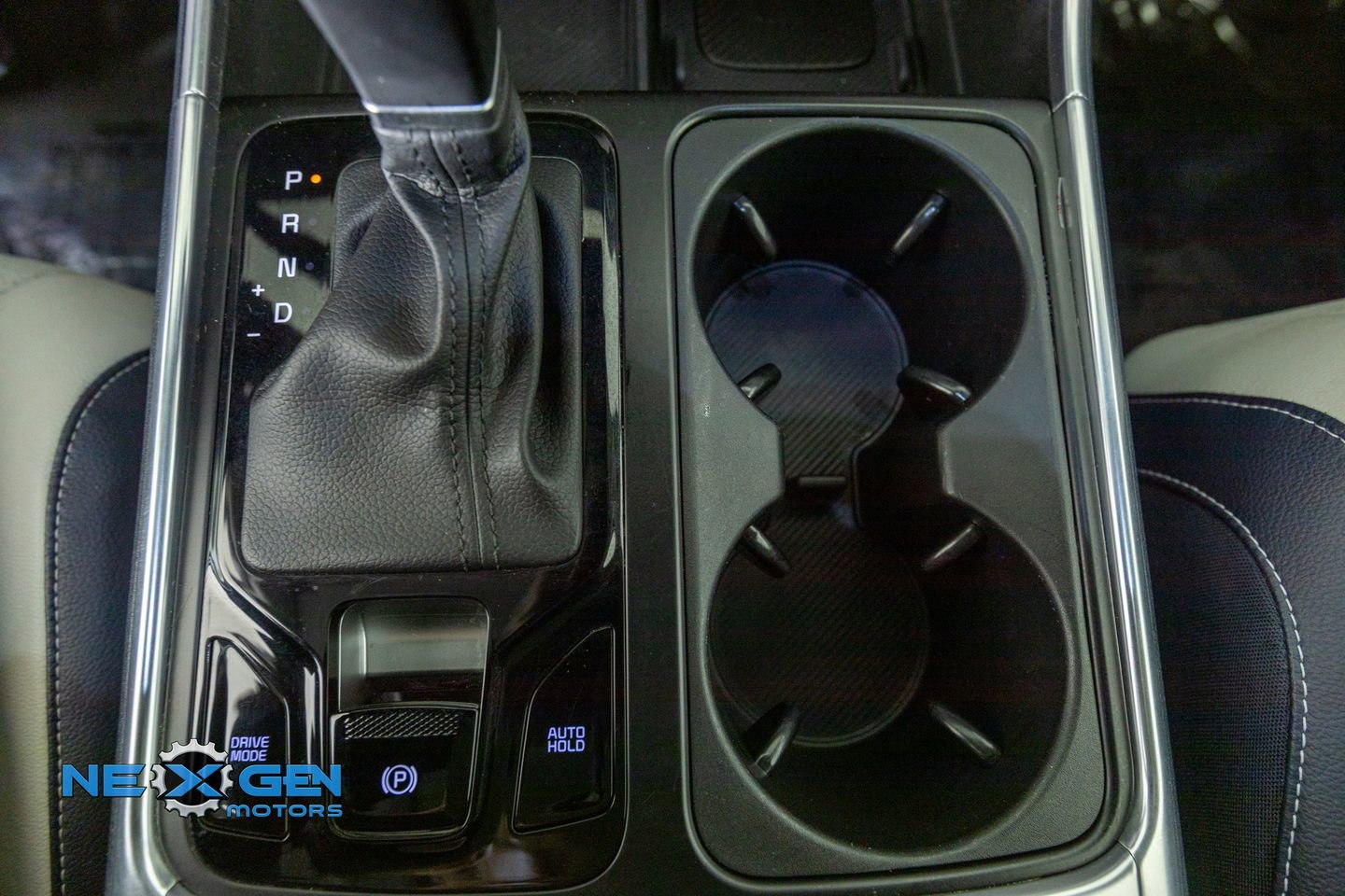 Used 2025 Kia Carnival SX Prestige FWD image 21