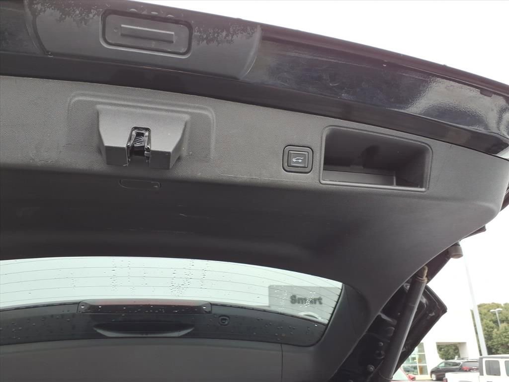 Used 2024 GMC Terrain SLT image 7