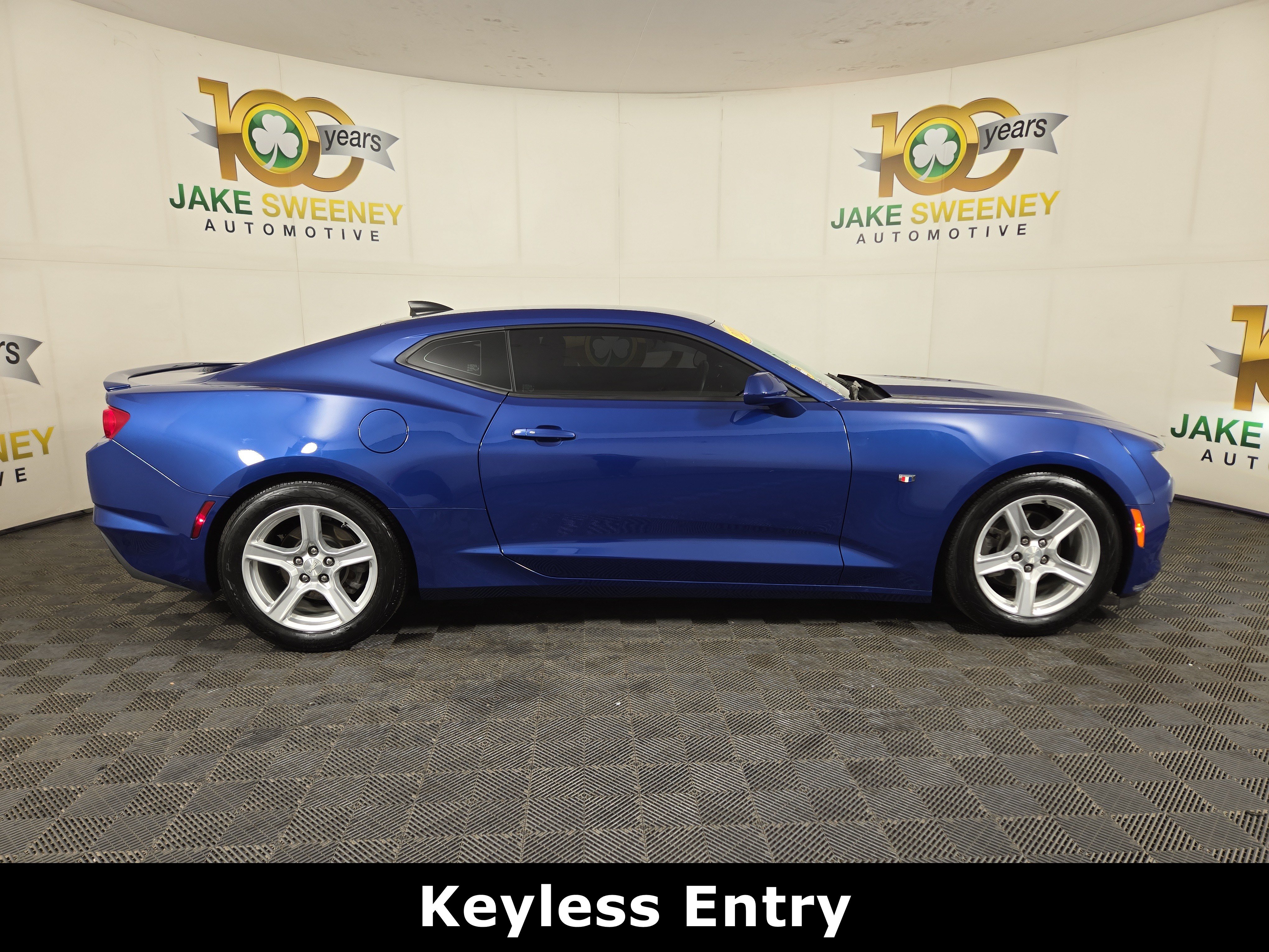 Used 2021 Chevrolet Camaro LT w/ Technology Package RWD image 10