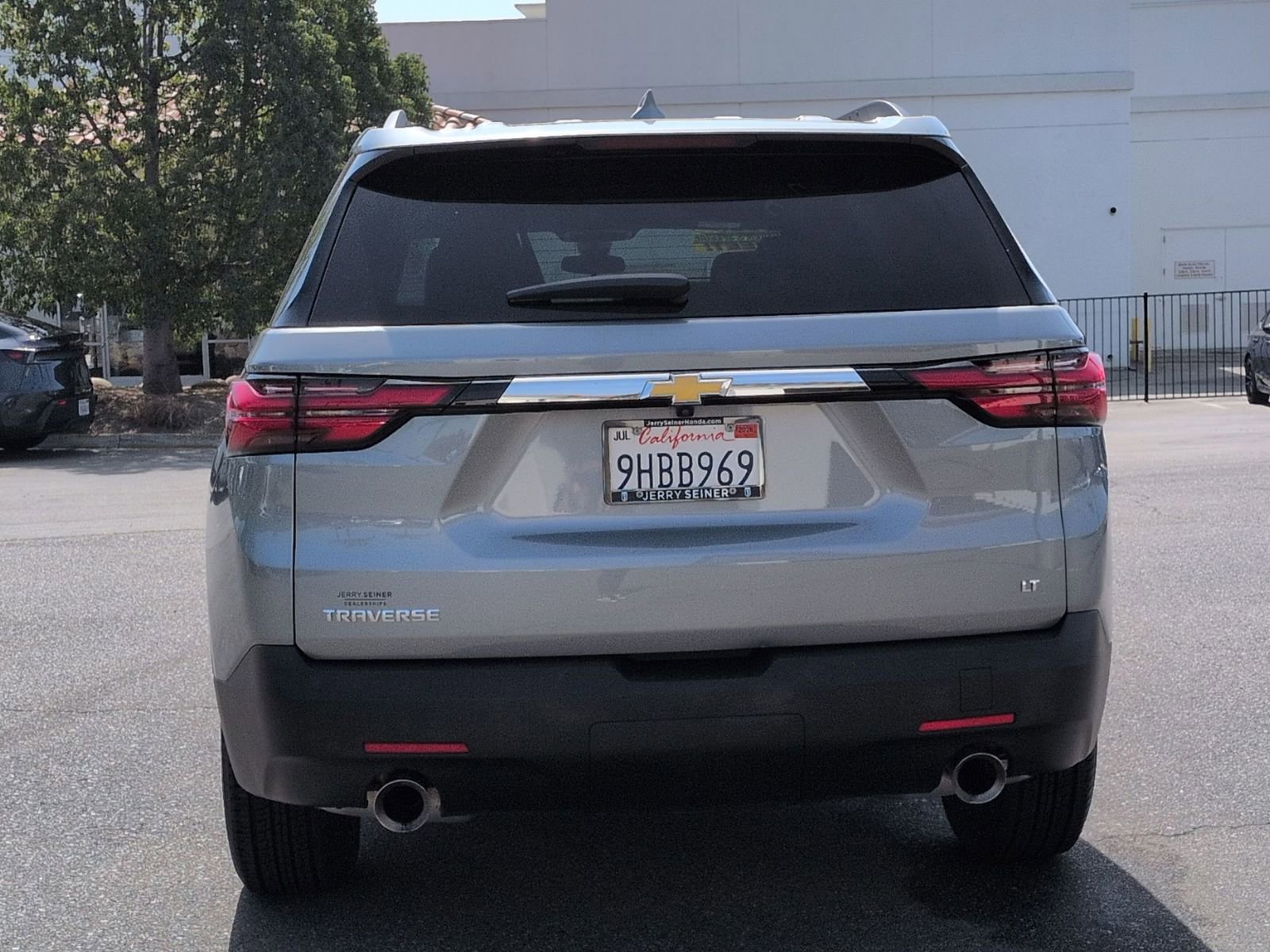 Used 2023 Chevrolet Traverse LT image 4