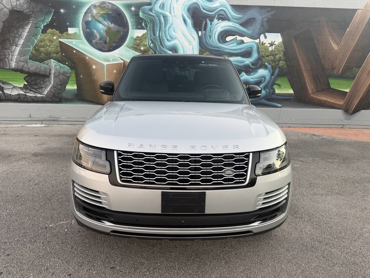 Used 2018 Land Rover Range Rover Supercharged AWD/4WD image 3