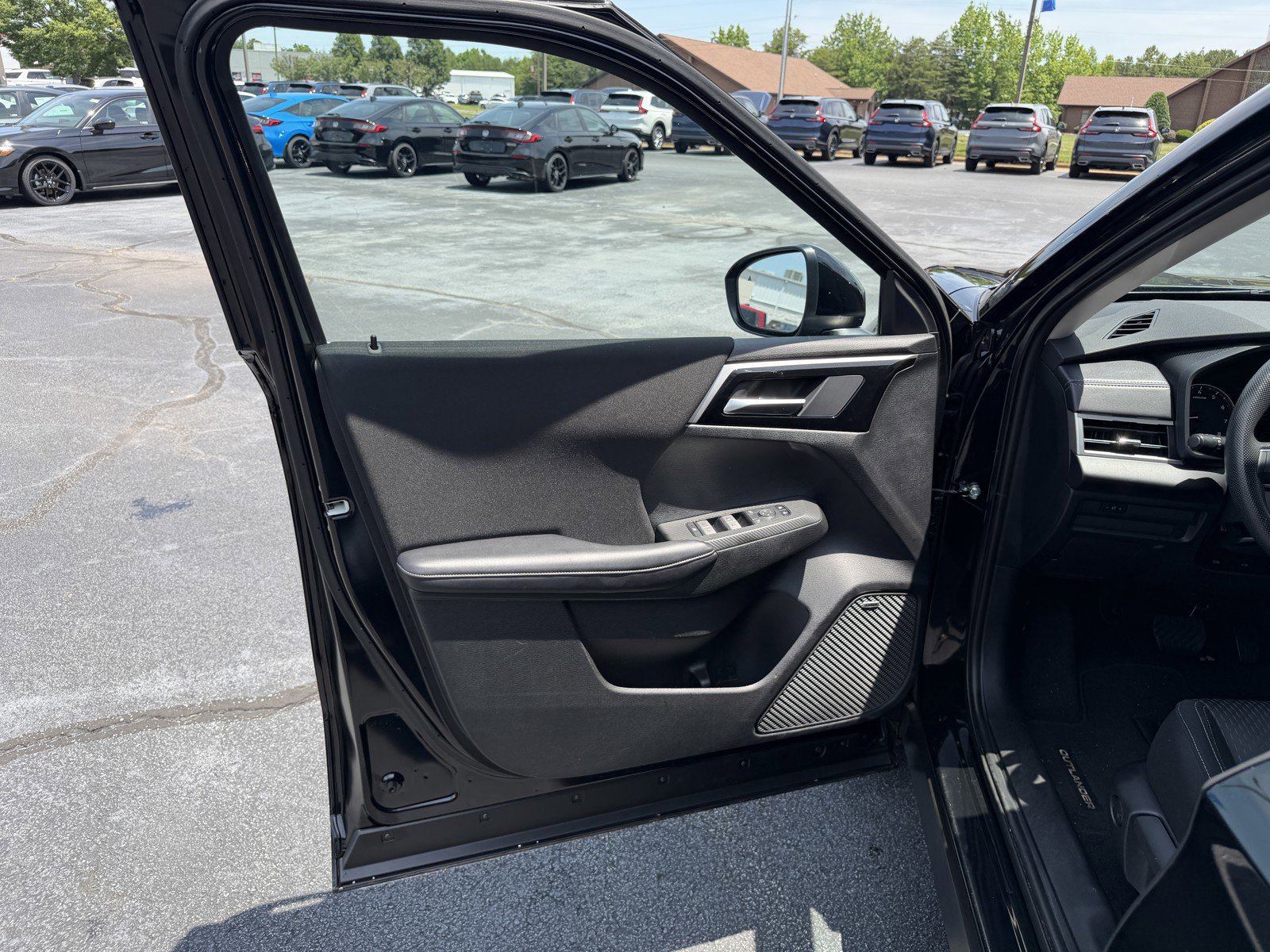 Used 2025 Mitsubishi Outlander ES AWD/4WD image 19