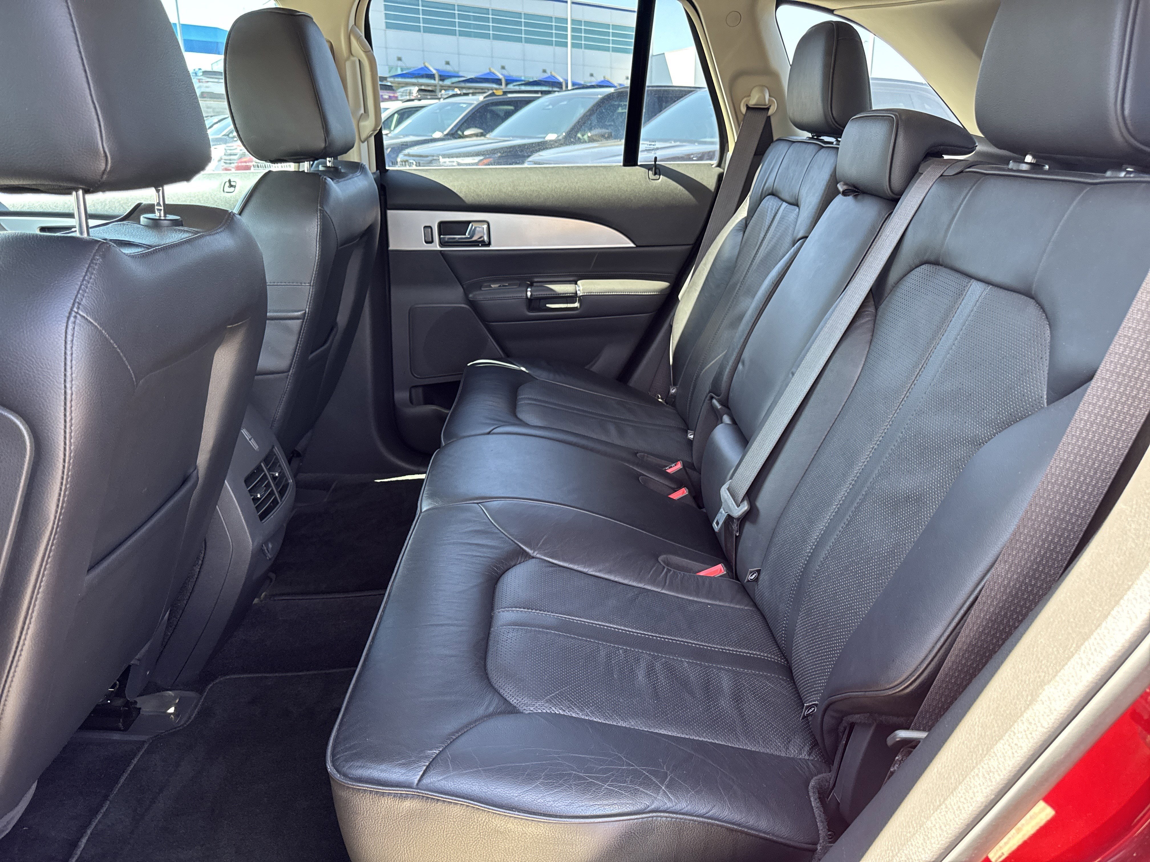 Used 2014 Lincoln MKX FWD w/ Equipment Group 101A image 25