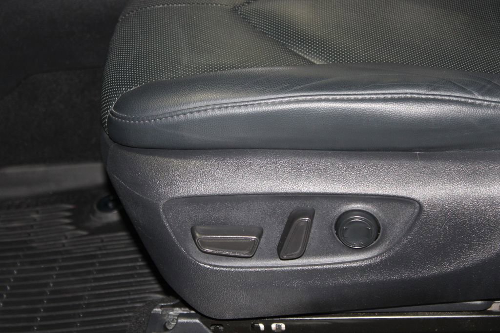 Used 2021 Toyota Highlander Limited AWD/4WD image 13