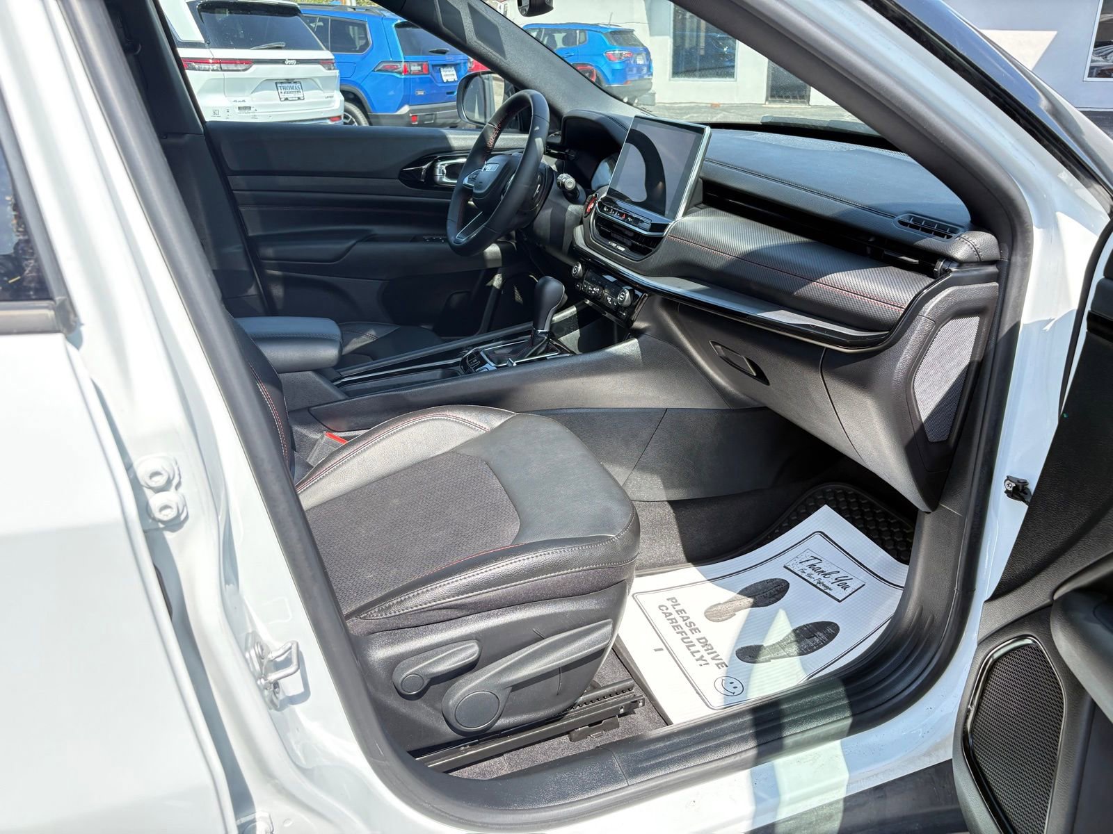 Used 2024 Jeep Compass Trailhawk image 5