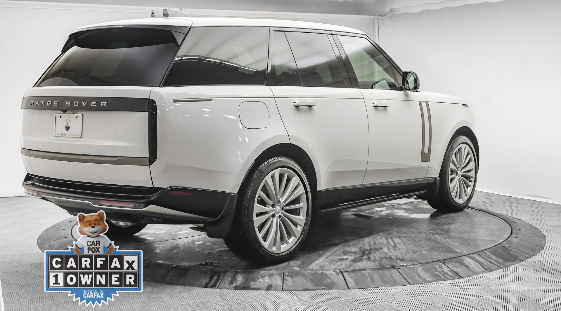 Used 2025 Land Rover Range Rover SE AWD/4WD image 10
