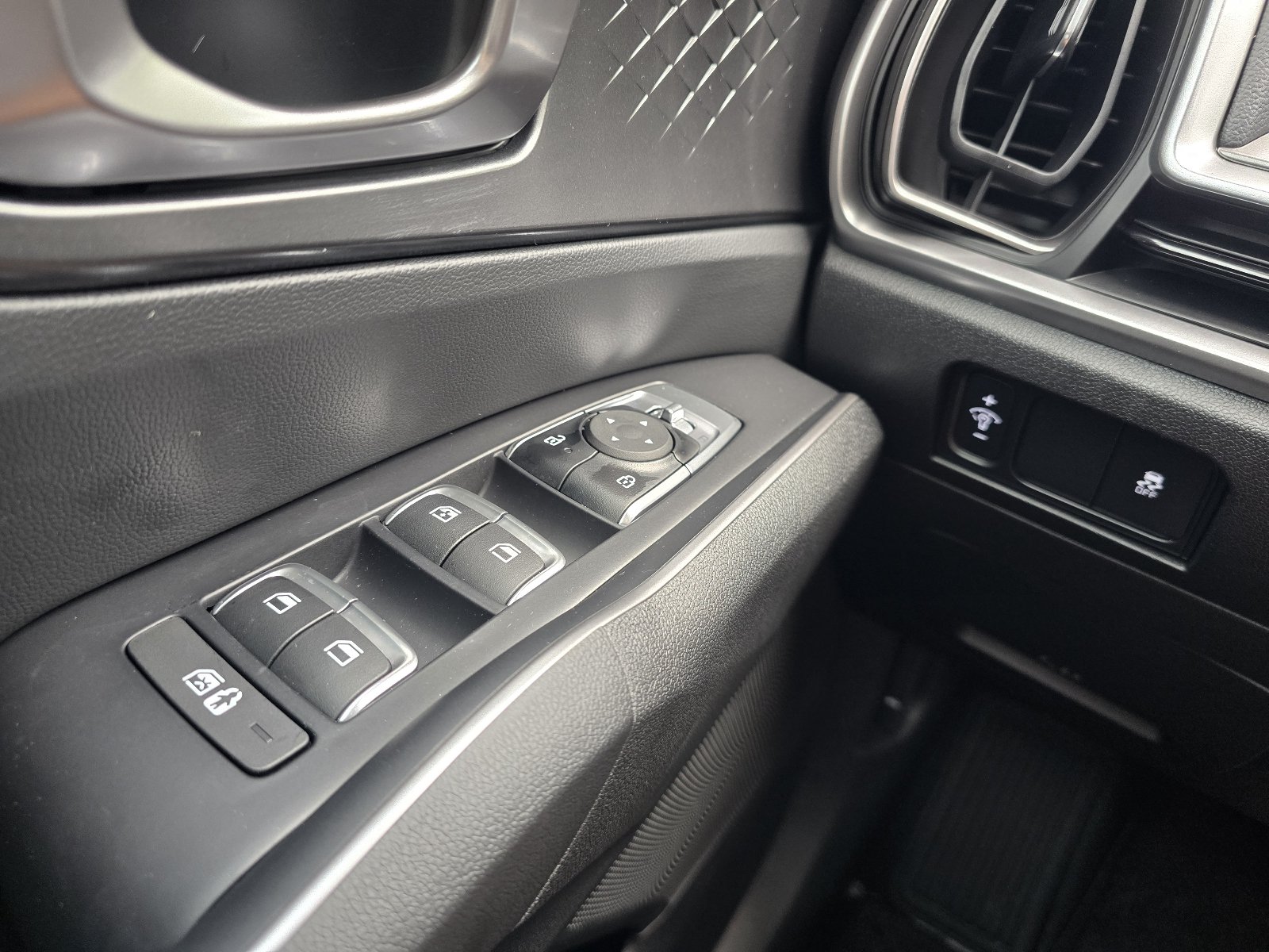 Used 2026 Kia Sorento S w/ S Panoramic Sunroof Package FWD image 22