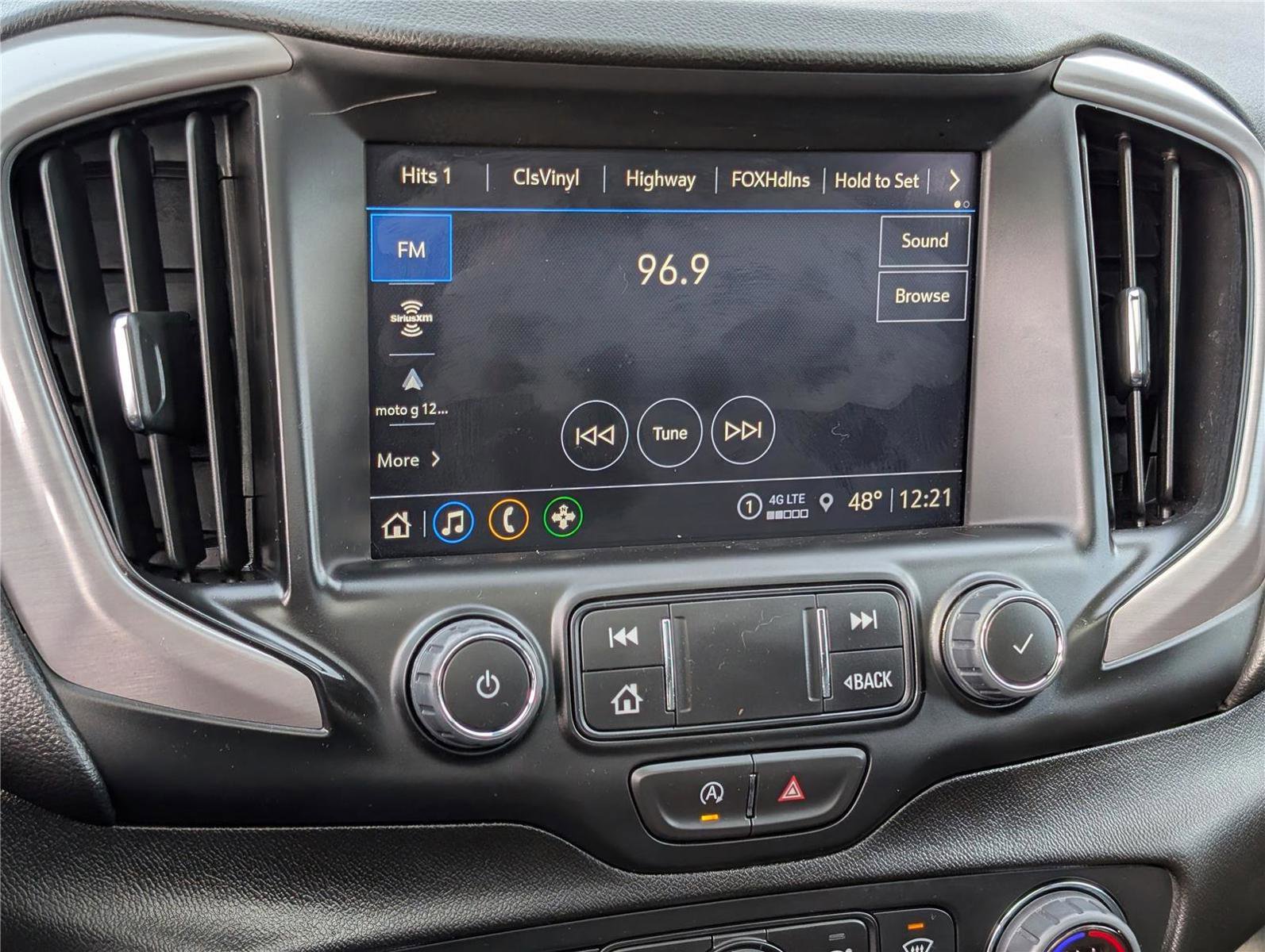 Used 2024 GMC Terrain AT4 image 28