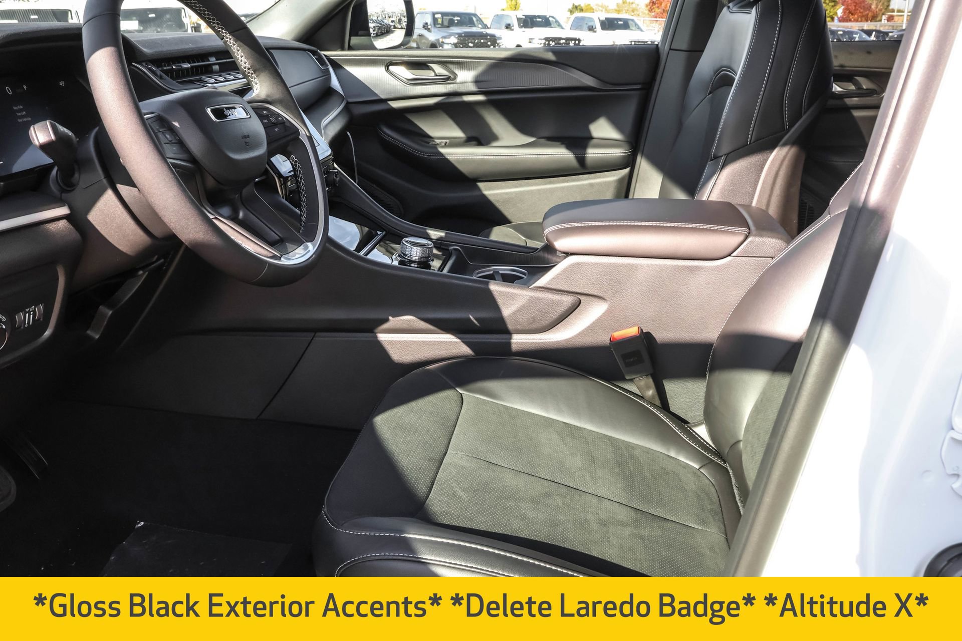 New 2025 Jeep Grand Cherokee Altitude image 5