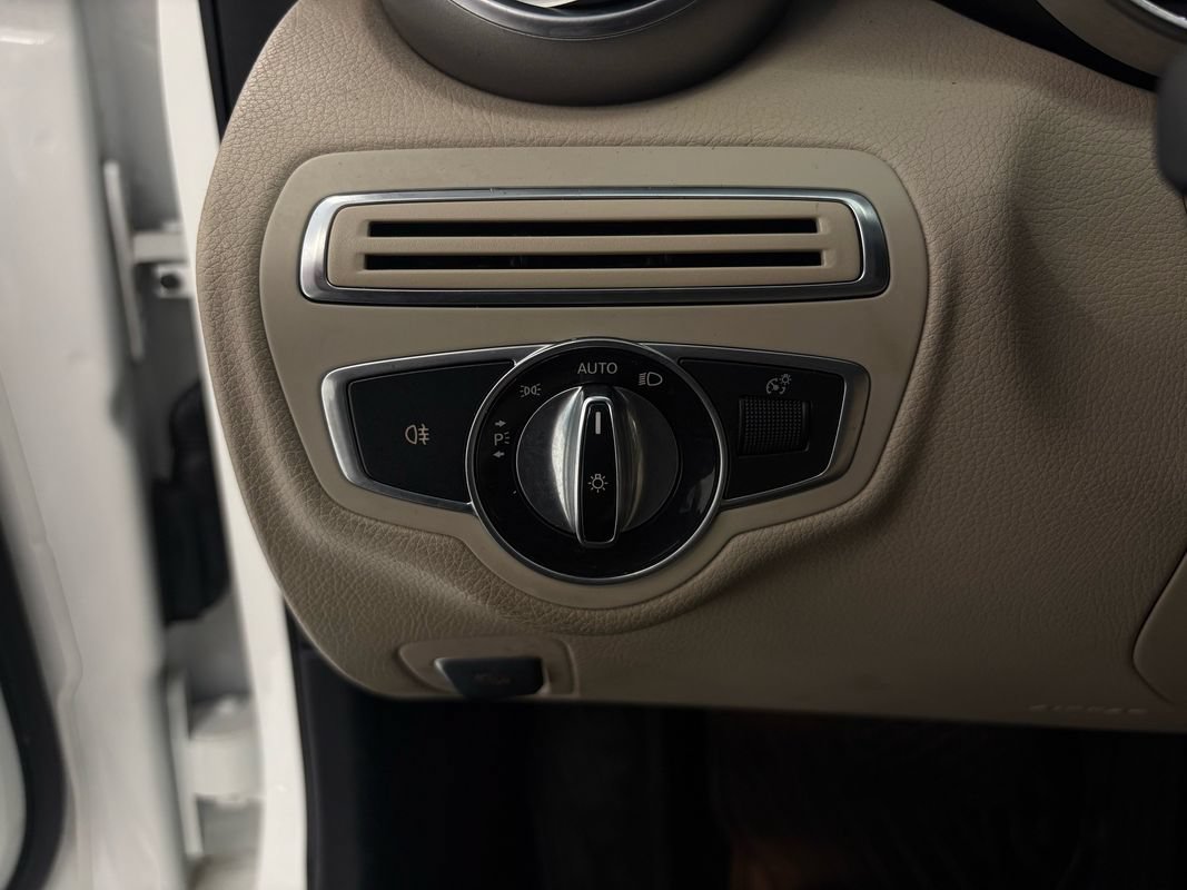 Used 2016 Mercedes-Benz C 300 4MATIC Sedan image 28