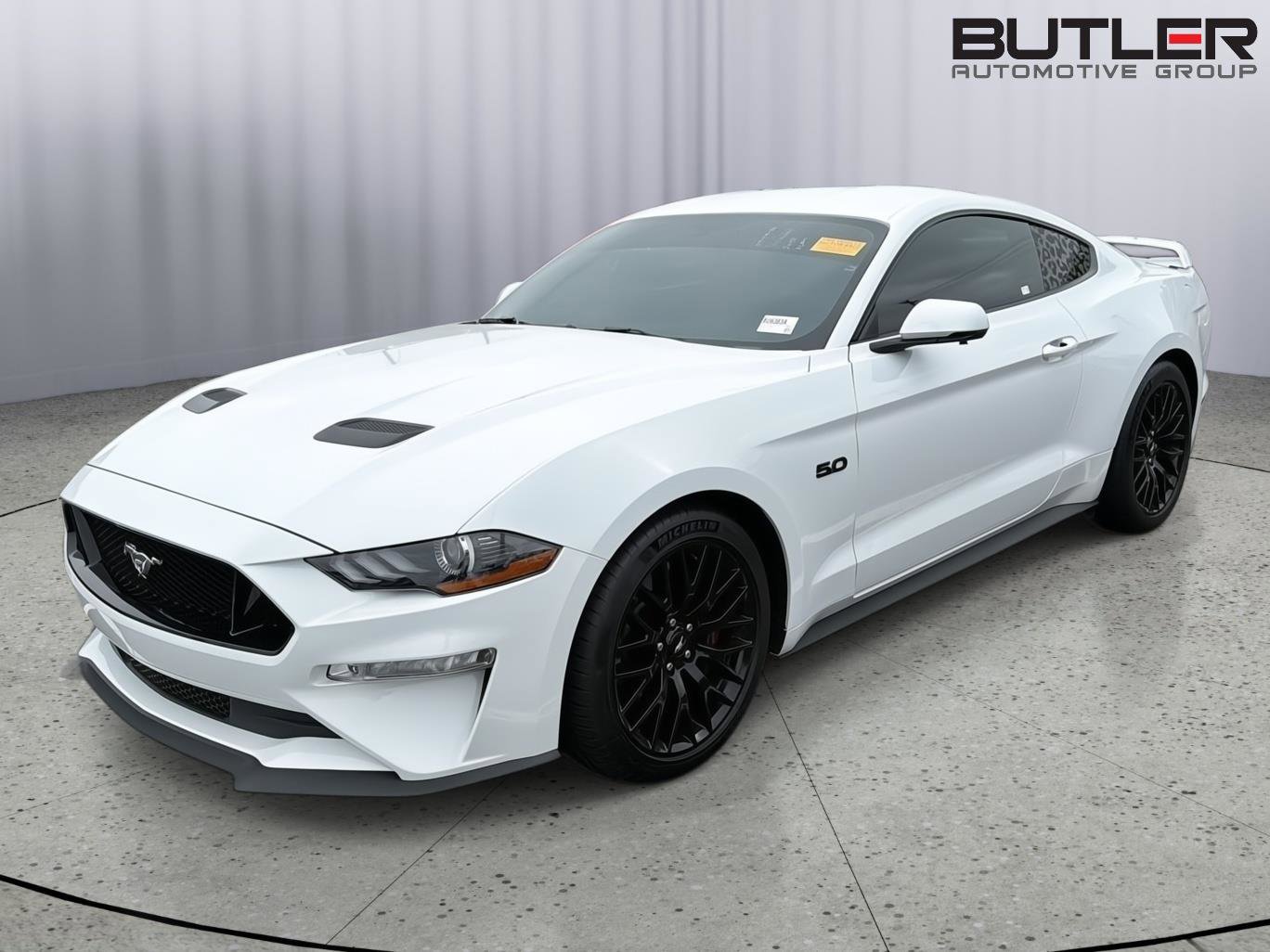 Used 2018 Ford Mustang GT Premium w/ GT Performance Package RWD image 2