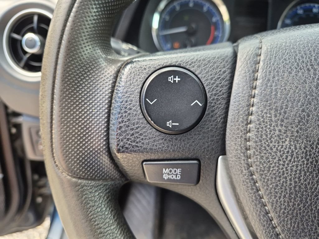 Used 2018 Toyota Corolla LE FWD image 21