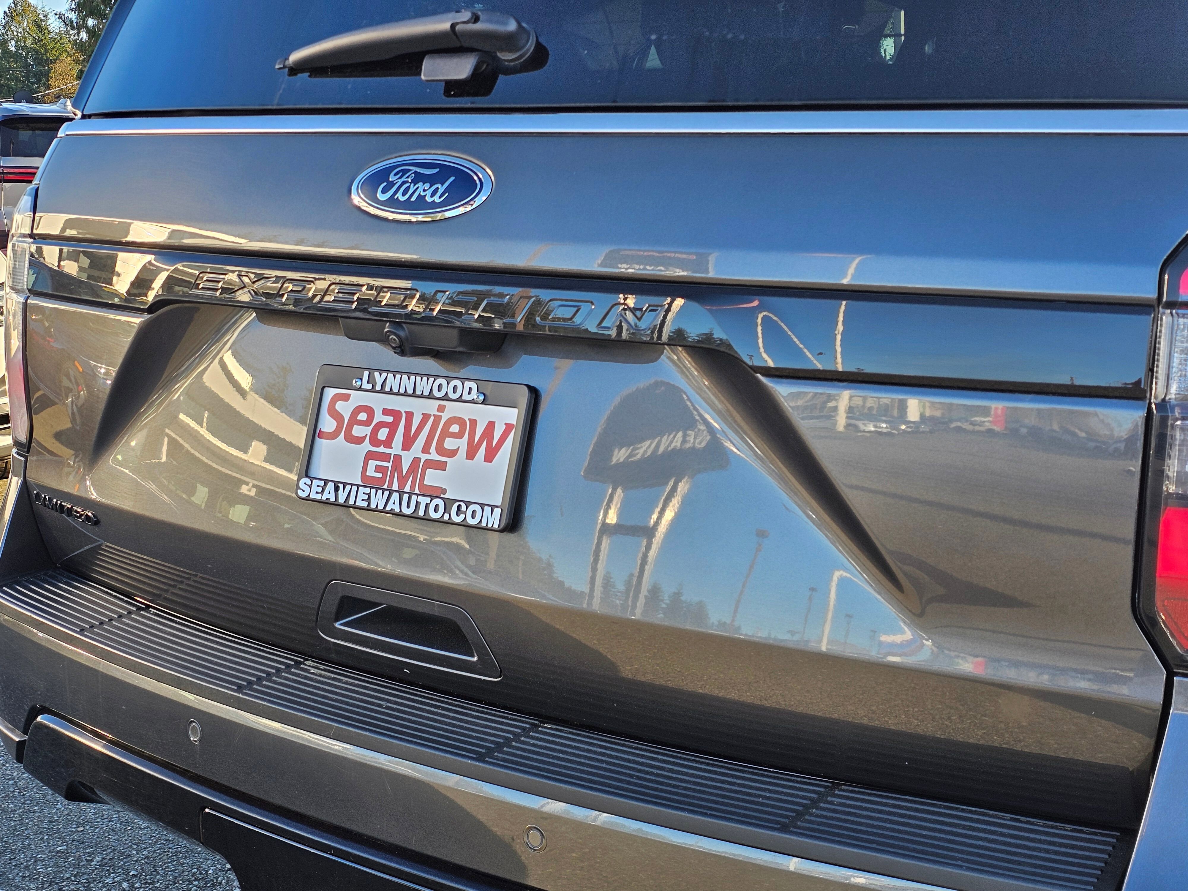 Used 2021 Ford Expedition Limited image 13