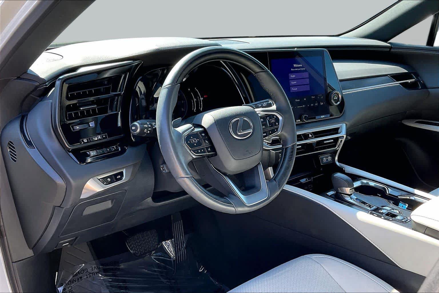 Used 2023 Lexus RX 350 Premium w/ Accessory Package AWD/4WD image 18