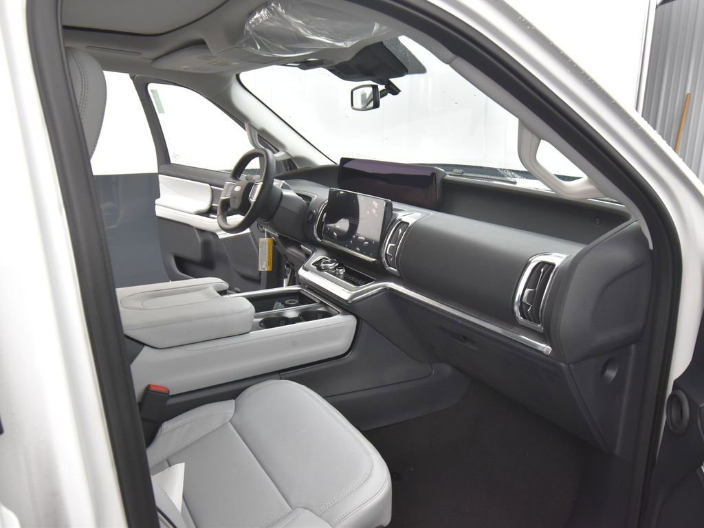 New 2026 Ford Expedition Platinum w/ Platinum Ultimate Package image 12