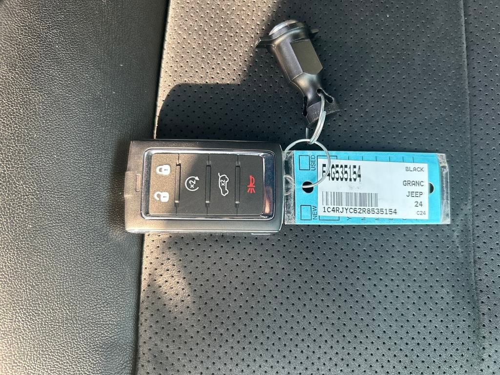 New 2024 Jeep Grand Cherokee Trailhawk w/ Luxury Tech Group III AWD/4WD image 25