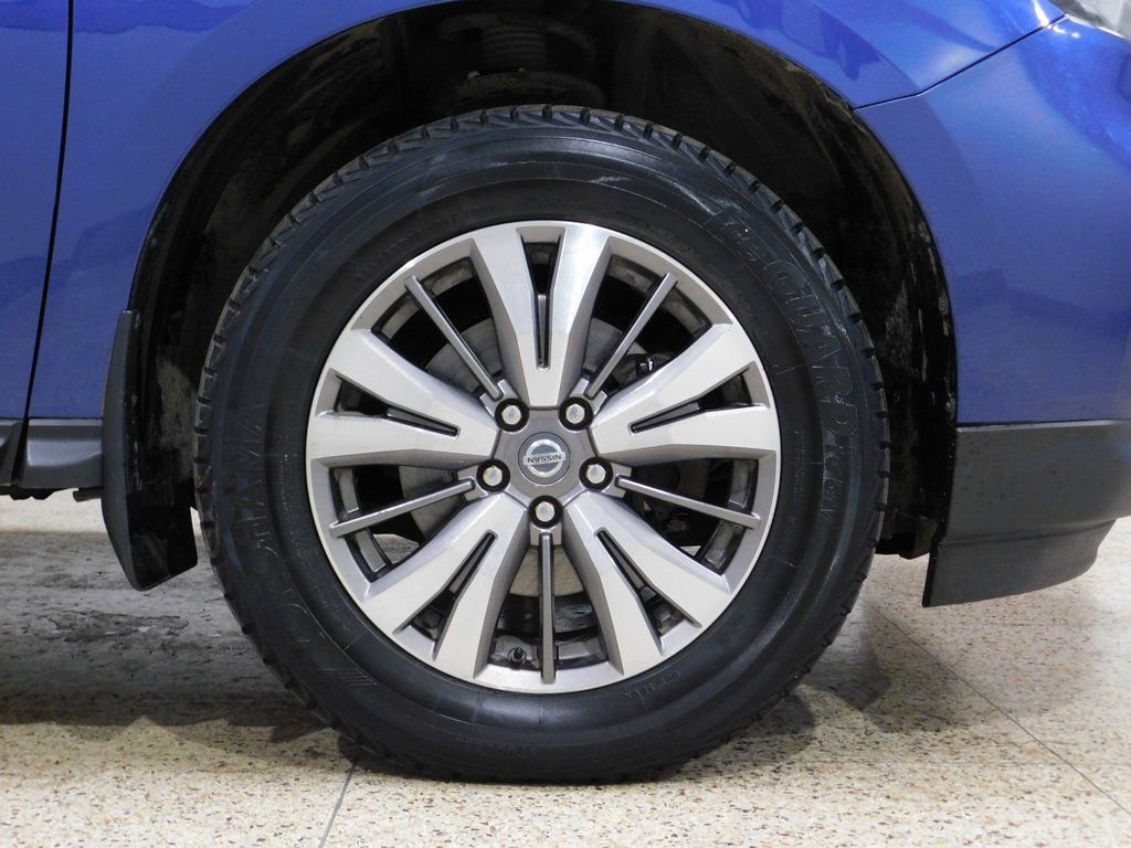 Used 2018 Nissan Pathfinder SV image 92
