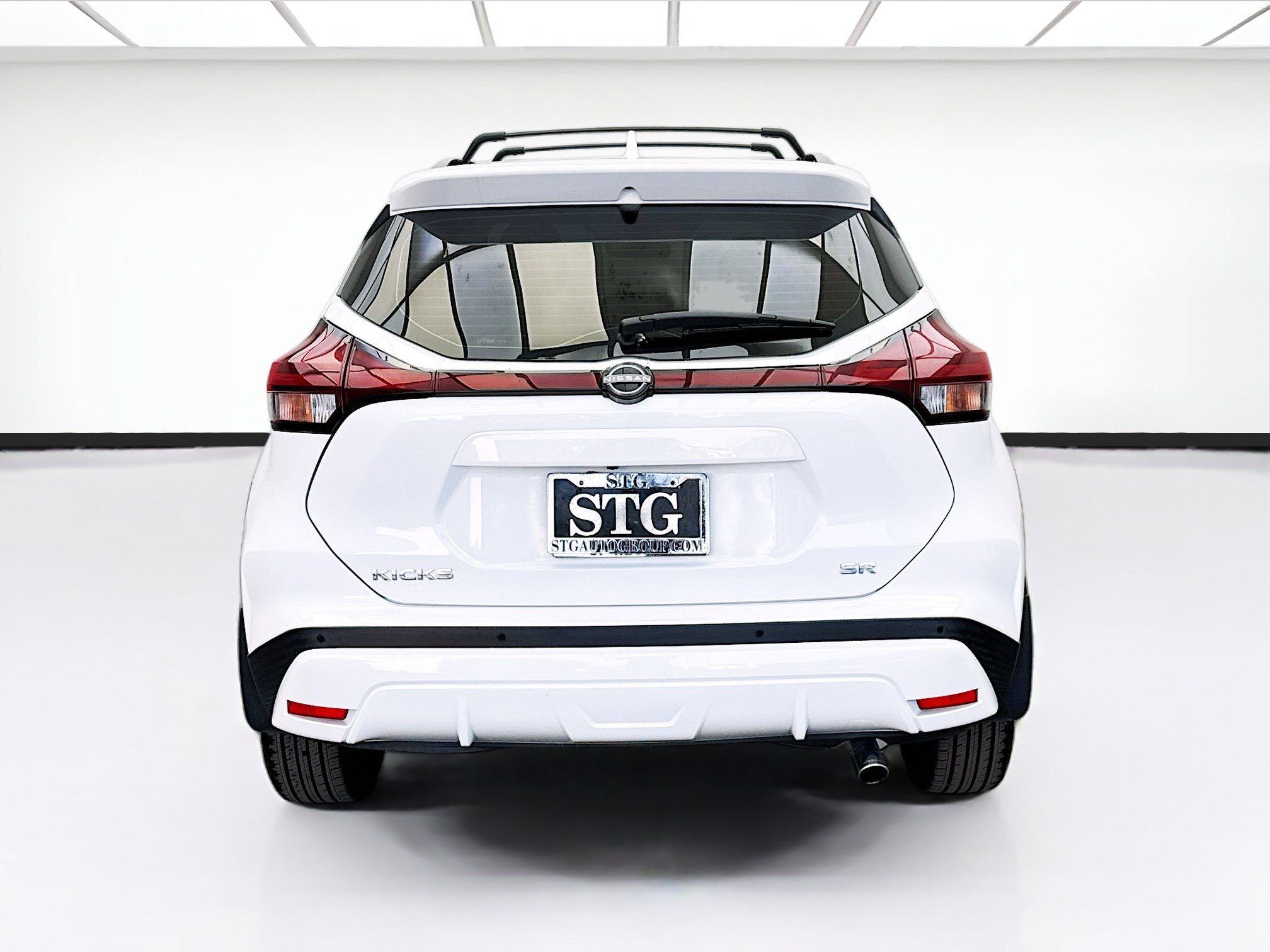 Used 2022 Nissan Kicks SR w/ Interior Electronics Package FWD image 5