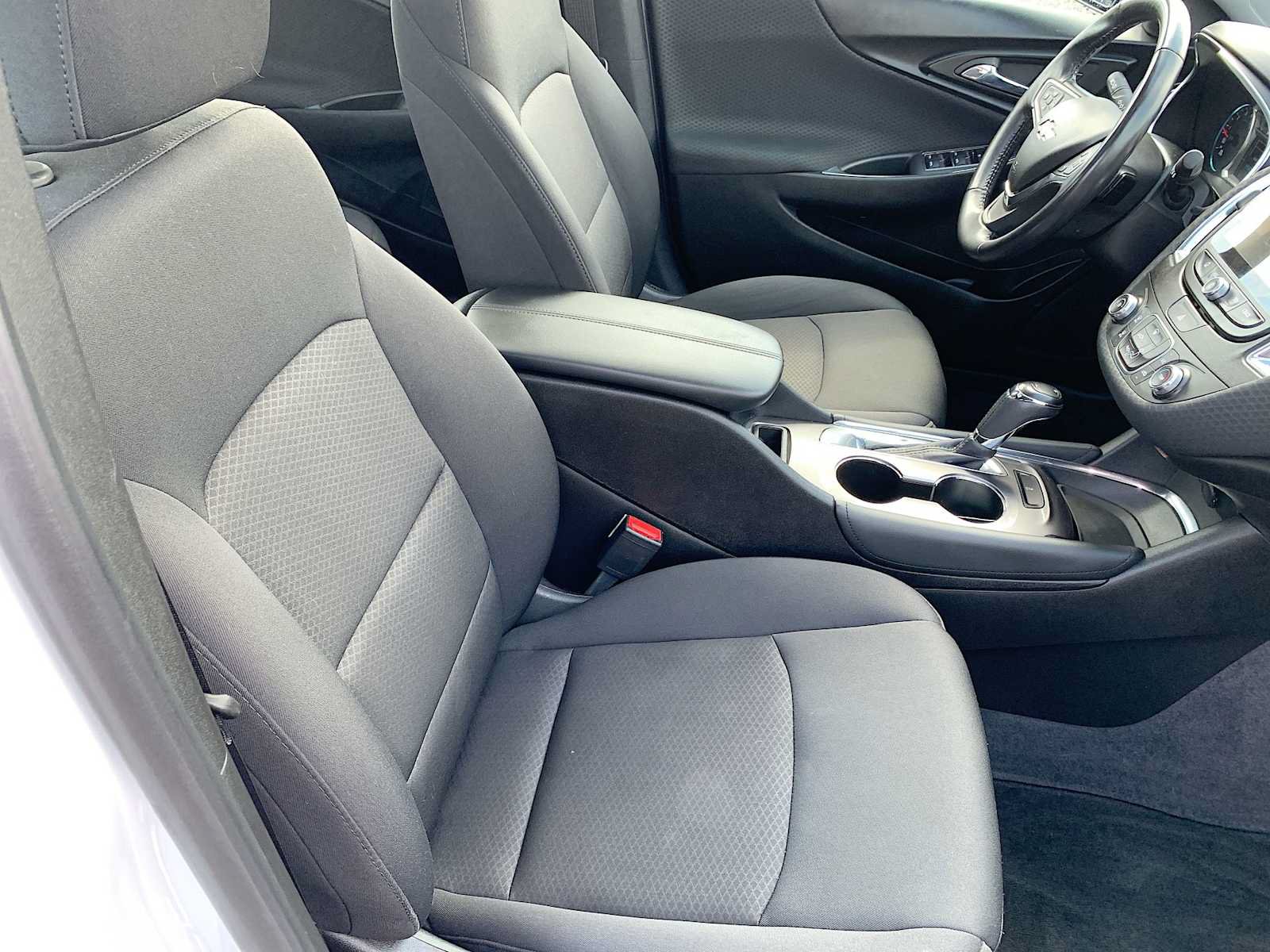 Certified 2018 Chevrolet Malibu LT w/ Redline Edition FWD image 27