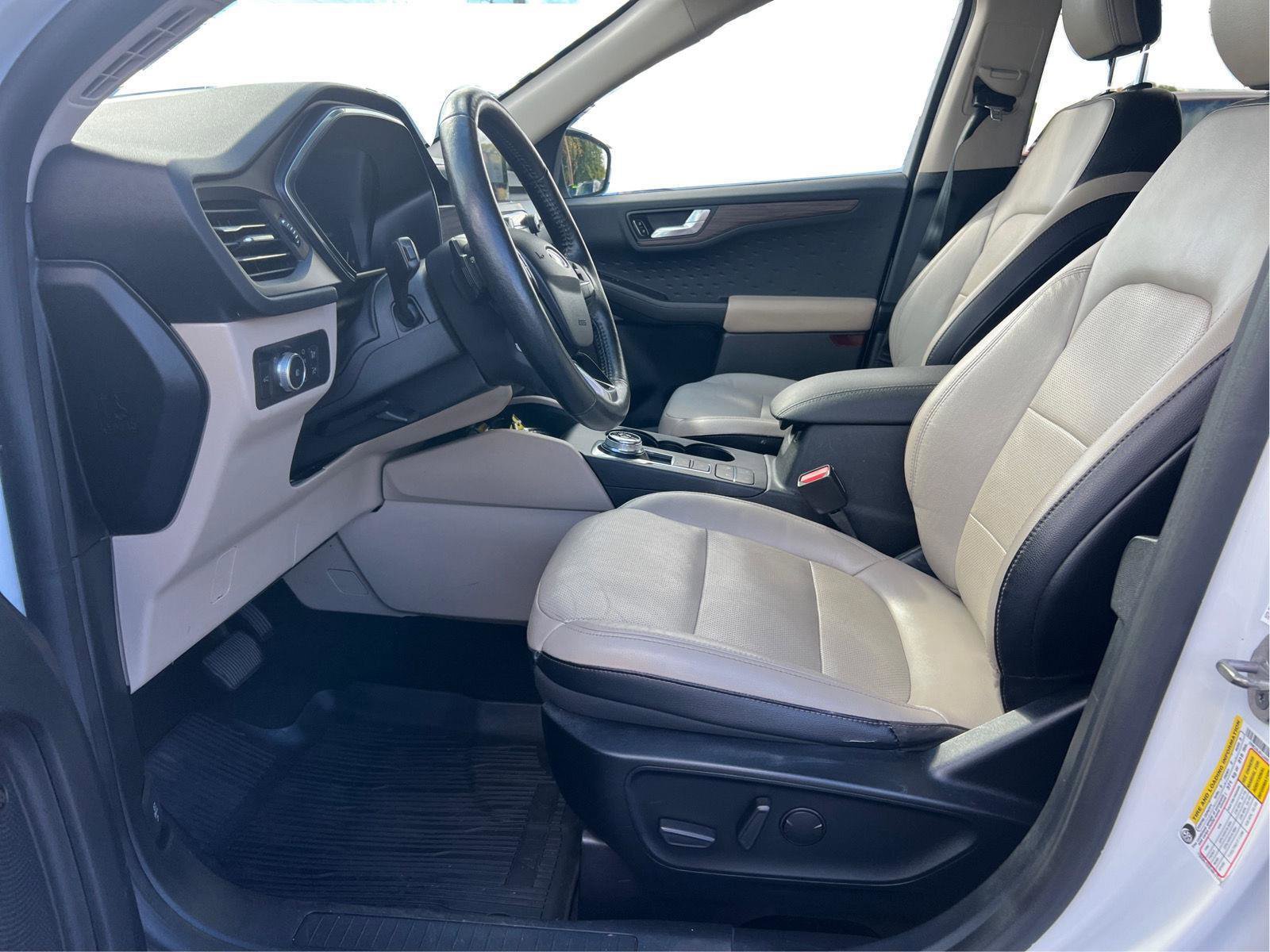 Used 2020 Ford Escape Titanium AWD/4WD image 3