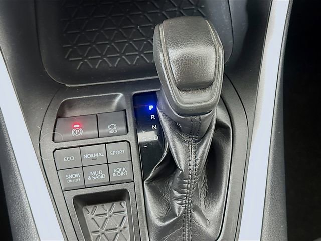 Used 2019 Toyota RAV4 LE image 24
